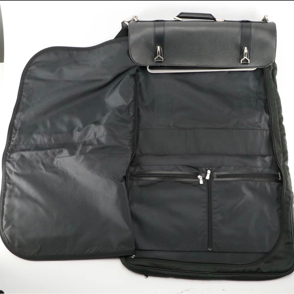 Louis Vuitton Taiga Gibeciere Garment Bag 💼 - Picture 8 of 12